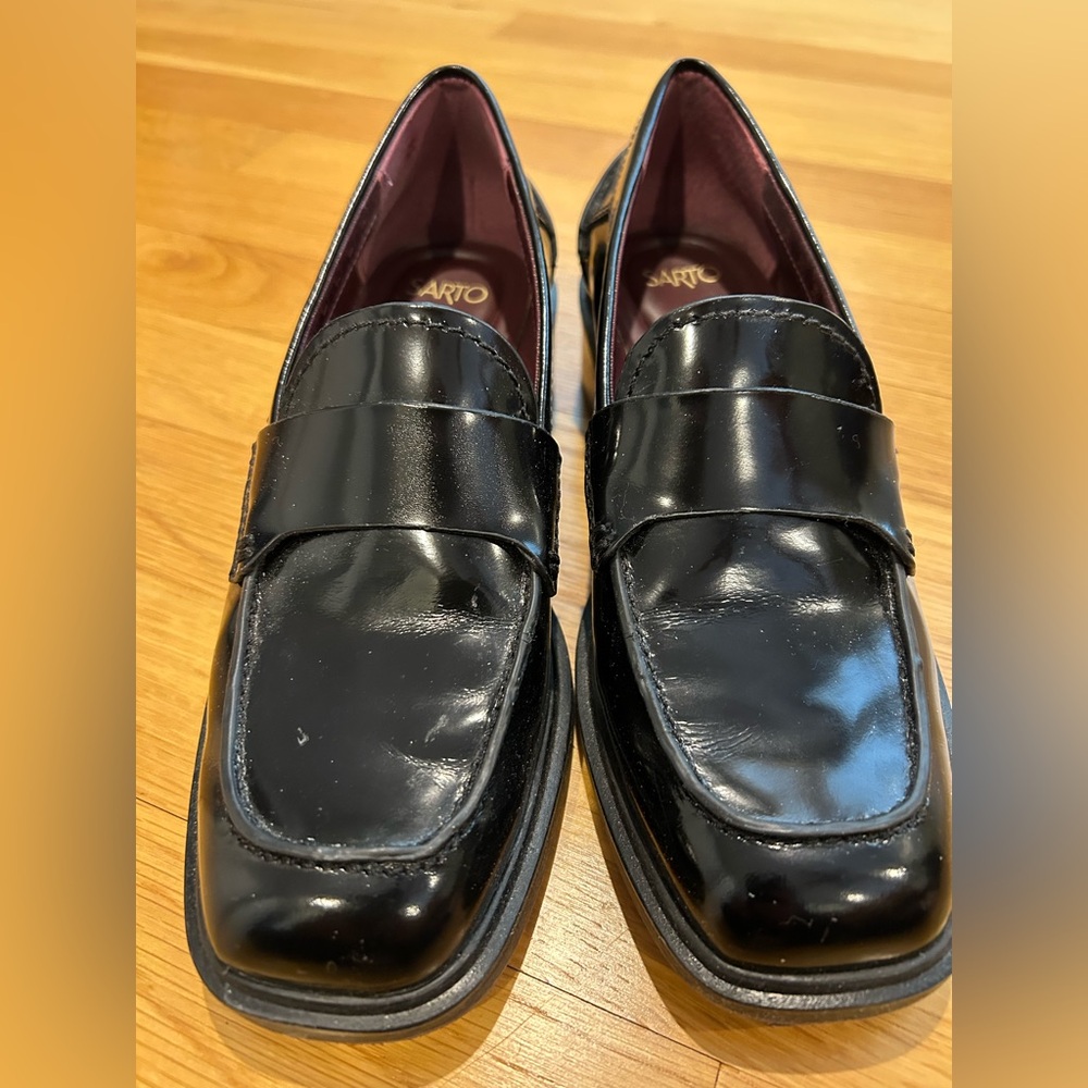 Women’s Franco Sarto Black Leather Loafers size 5